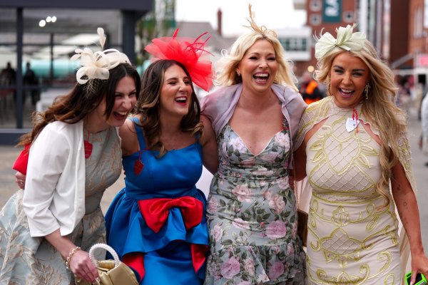 Off to the races — and other news in pictures