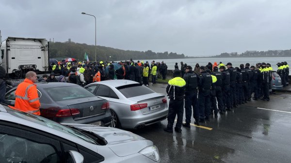Whitegate protesters in standoff with public order unit