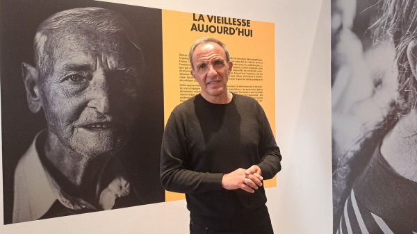 "C'est une forme de r&eacute;sistance de parler de la vieillesse" : &agrave; Paris, Nikos Aliagas met en pleine lumi&egrave;re les plus &acirc;g&eacute;s