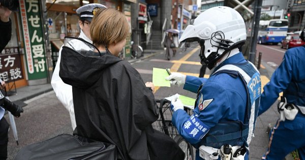 ポッドキャスト：自転車の危険走行なくせるか　反則金の「青切符」導入の影響は？ | 毎日新聞