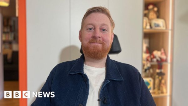 Michael Campbell: Actor with MND who won top award for playing Richard III dies