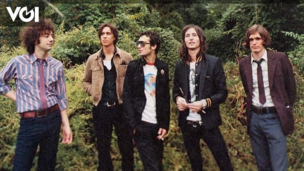 ストロクス、世界ツアーに先立ち、すぐに新しい作品をリリースするハードコードを展開