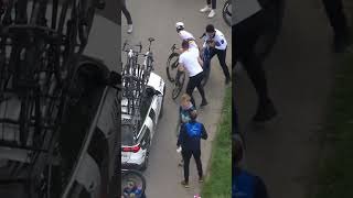 Chaos for Pogacar and UAE in Roubaix 🤯 The world champion is back on his spare bike!