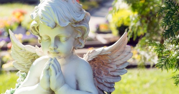 Death notices and funeral announcements in the Knutsford Guardian