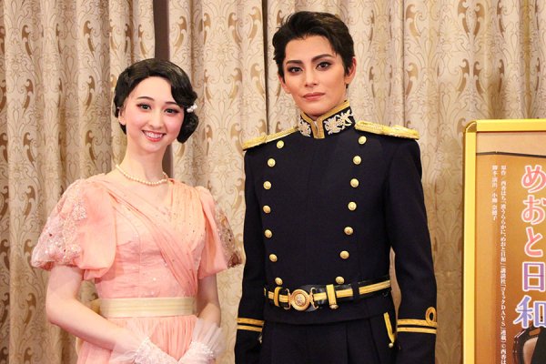 宝塚歌劇・雪組の新トップコンビ始動、朝美絢「音彩唯の笑顔や頑張る姿に勇気をもらっている」 | Lmaga.jp