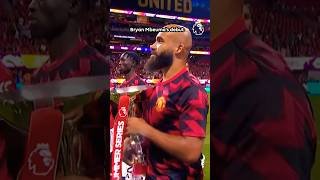 Mbeumo Wins Trophy On Man Utd DEBUT 🏆