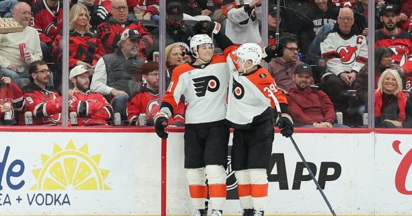 «Филадельфия» сыграет с «Питтсбургом» в 1-м раунде Кубка Стэнли, выйдя в плей-офф впервые с 2020 года