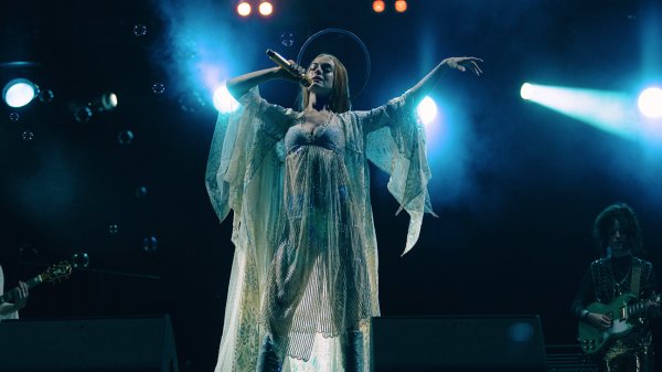 ’Mother Mary  Review: Anne Hathaway and Michaela Coel Get All Worked Up Over Nothing in Vapid Phantasmagoria About Creative Combustion