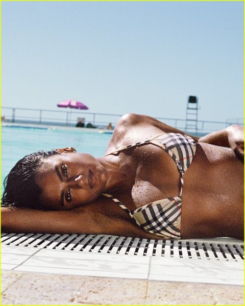 Tom Blyth & Simone Ashley Strip Down to Swimwear for Burberry's High Summer Campaign! : Photo 5308361 | Fashion Photos | Just Jared: Entertainment News