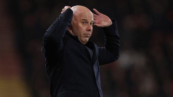 Liverpool star ’not pulling his weight’ as Slot forced to face awkward reality