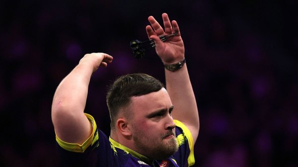 Luke Littler warned about ’WWE’ behaviour after Gian van Veen fall-out