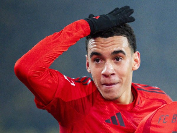 Мусиала побил рекорд Мюллера в Лиге чемпионов